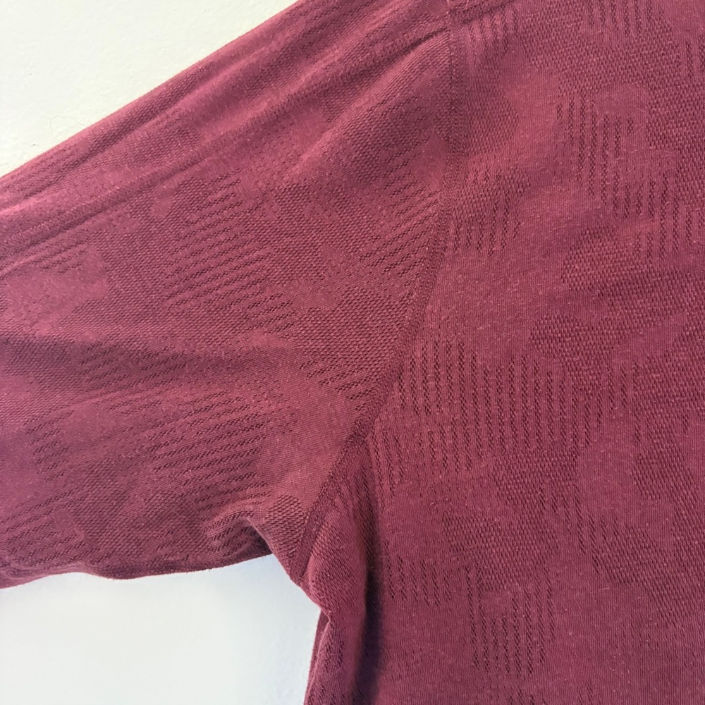 Saucony Mens Long Sleeve Running Shirt‎ Burgundy Maroon Textured Jacquard Medium - Picture 5 of 8